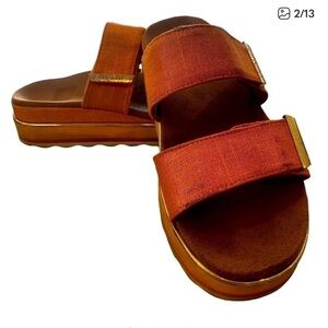 Vionic Brandie Papaya Met Linen Slide Platform Sandals, size 9.5, gently used.